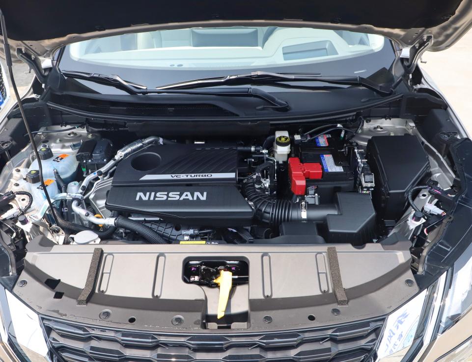 奔驰C级换代最新动态揭秘,2025年全新升级来袭