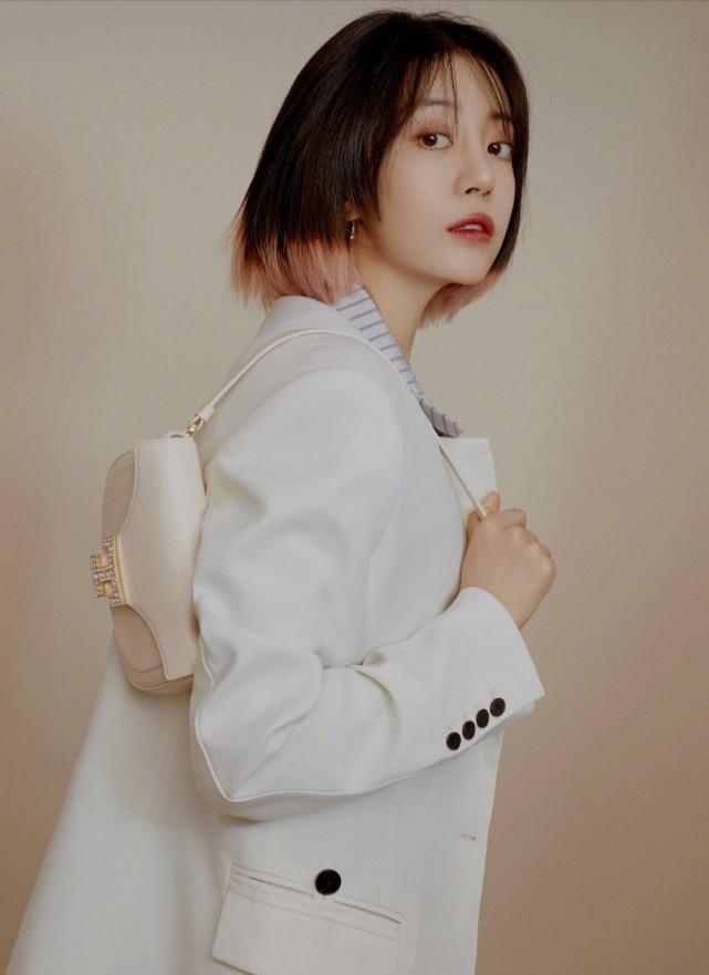 李溪芮最新照片大全,展现多样魅力风采的明星瞬间