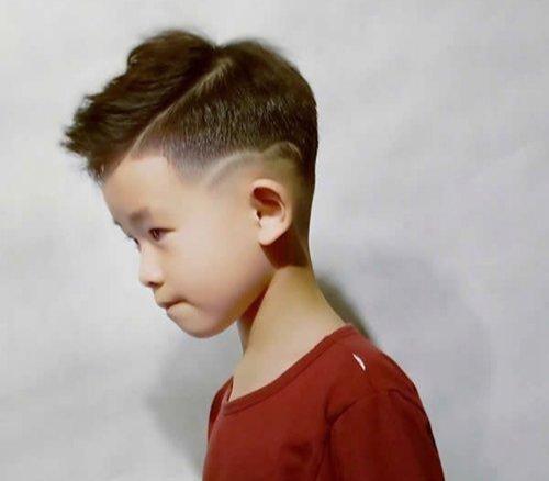 2017最新男童发型设计图册,时尚发型与图片参考