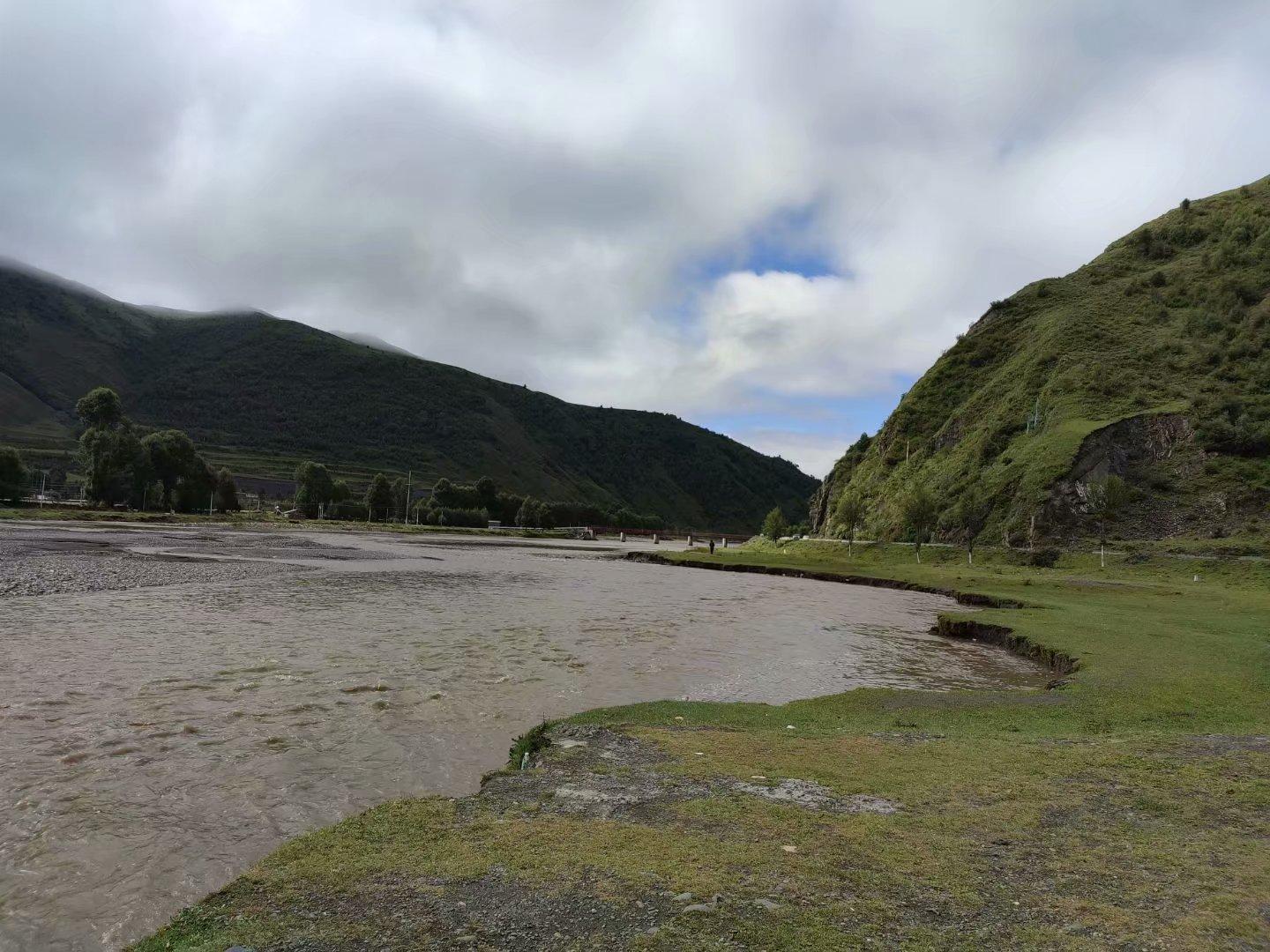 最新川西旅游游记与视频分享