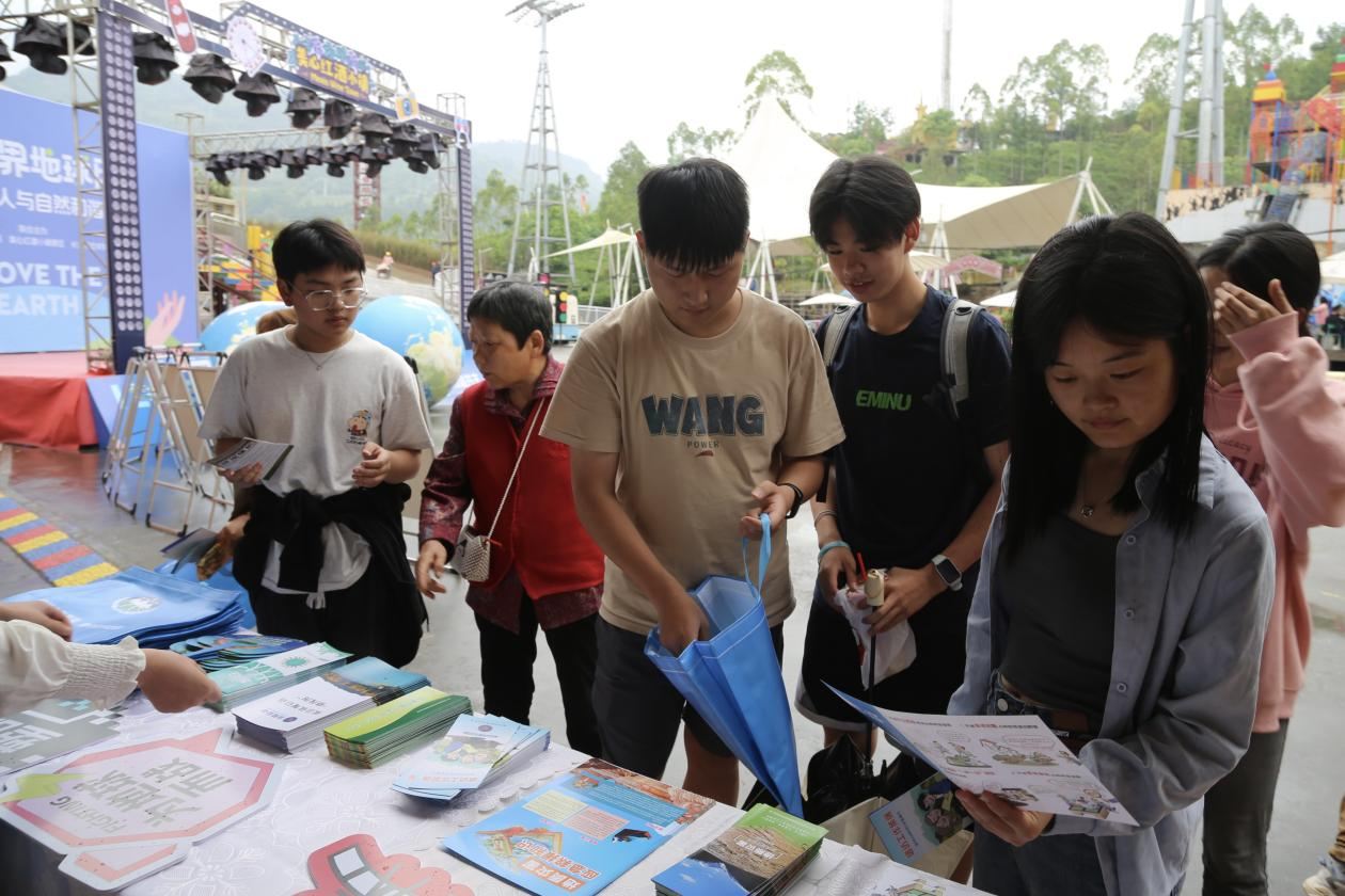 2O14年新奥正版资料大全,整体规划执行讲解_VR版66.93.78