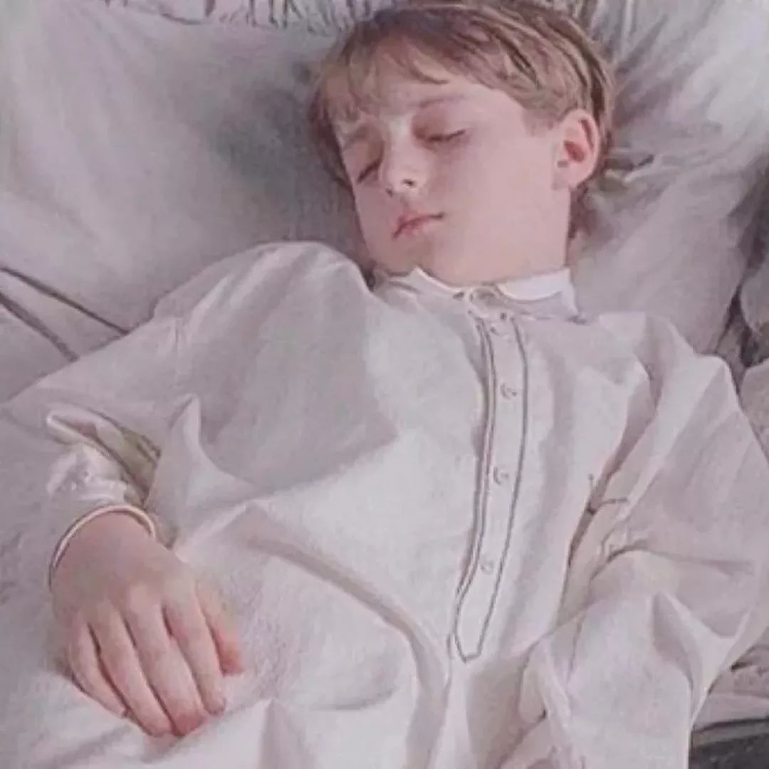 最新情侣拥抱头像图片,温馨相拥的瞬间