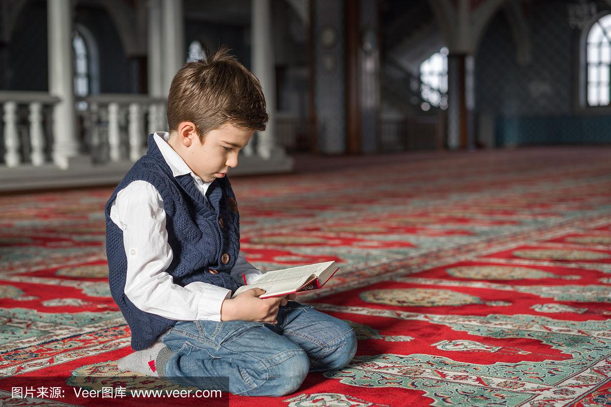 穆斯林男孩最新经名推荐