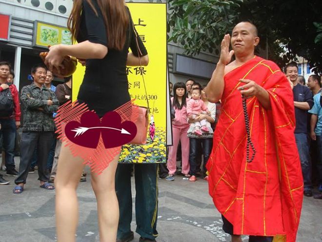 关于色和尚最新视频的在线观看及其相关文章警告,涉及敏感内容需谨慎对待。