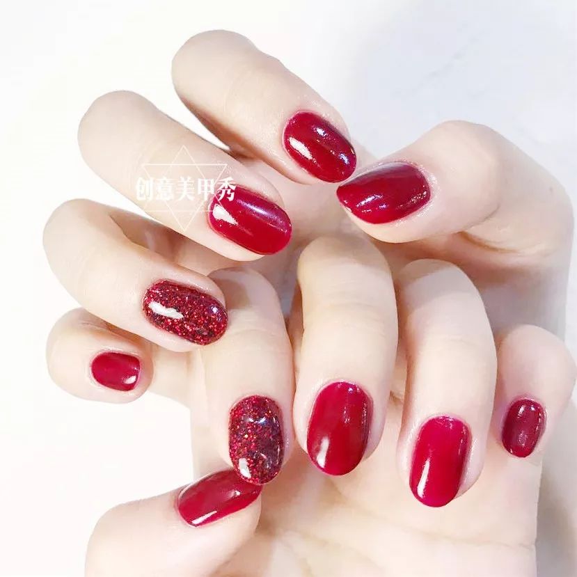 最新美甲红色款式图片,最新美甲红色款式图片,让你瞬间心动的美甲新风尚🌟