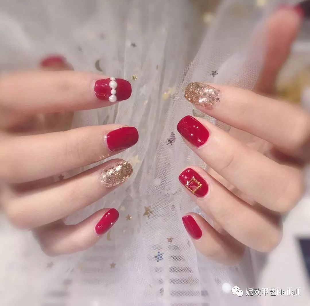 最新美甲红色款式图片,最新美甲红色款式图片,让你瞬间心动的美甲新风尚🌟