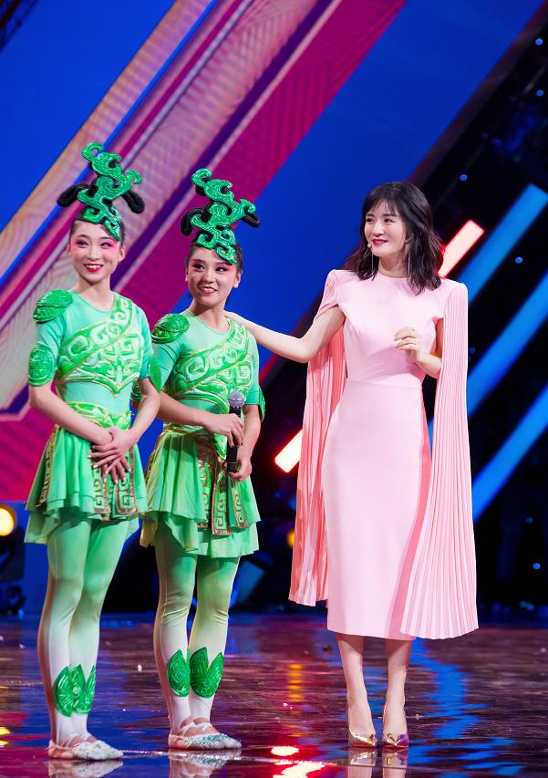 黄圣依最新发型,数据引导执行策略_时尚版8.83.759