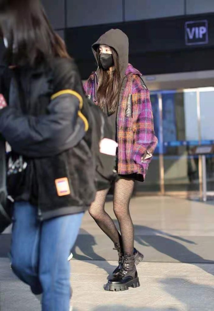 杨幂丝袜最新——巷弄深处的时尚秘境