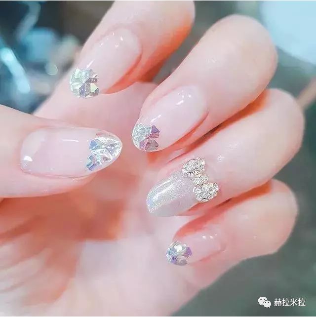 美甲最新款图片大全,小巷深处的秘密美甲乐园