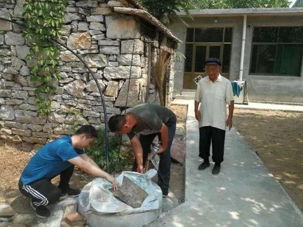 最新打招呼方式👋掀起潮流风暴!