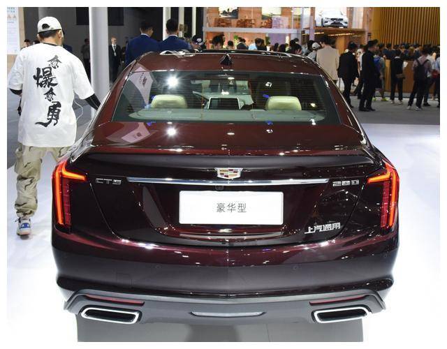 凯迪拉克CT5最新豪华轿车的巅峰之作,引领时尚潮流的新标杆!