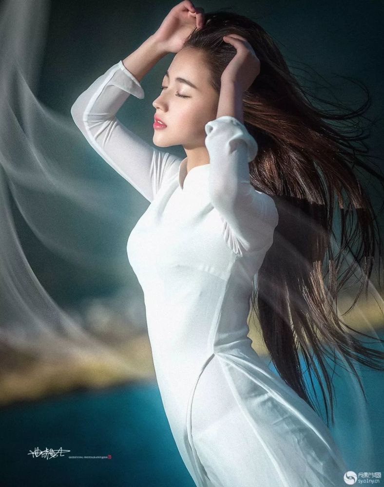 美女图最新,小巷深处的艺术宝藏