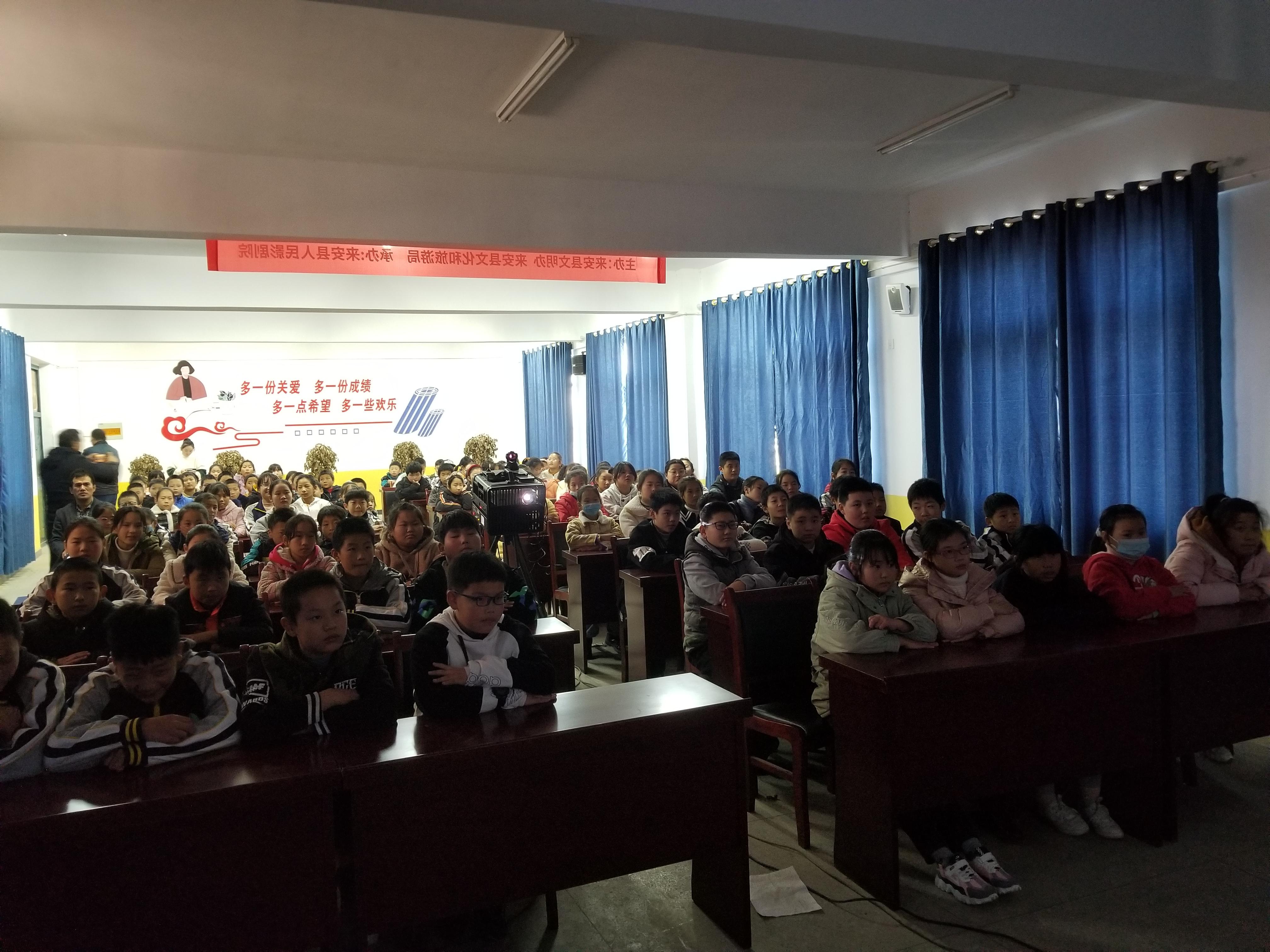 最新爱国电影的多元解读与个人观点