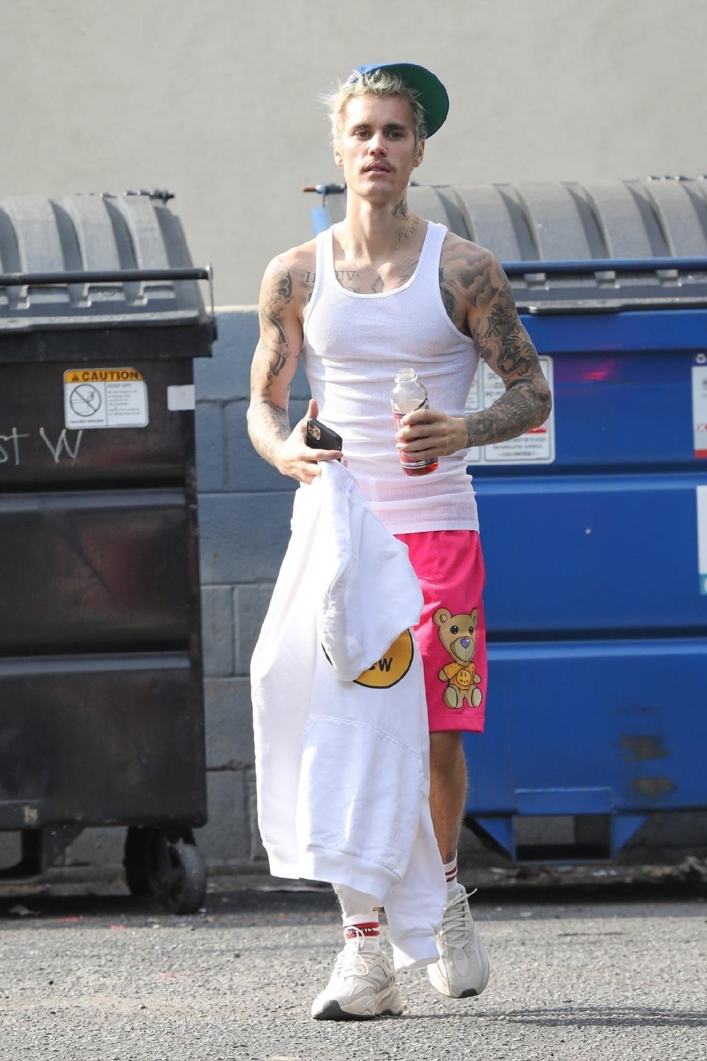 贾斯丁比伯最新照片,自然美景之旅与内心的平静之旅