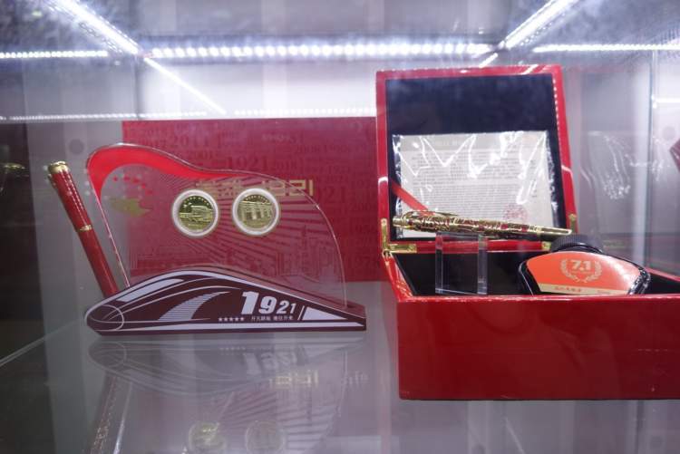 “2024新澳正版资料,神帝YDO818.18专解决问题”