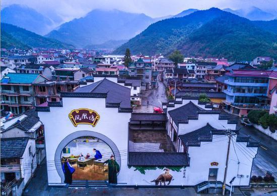 最新黎平新闻,城市中的温馨日常与友情纽带