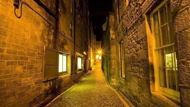 雷鸣最新有声小说,小巷深处的神秘小店