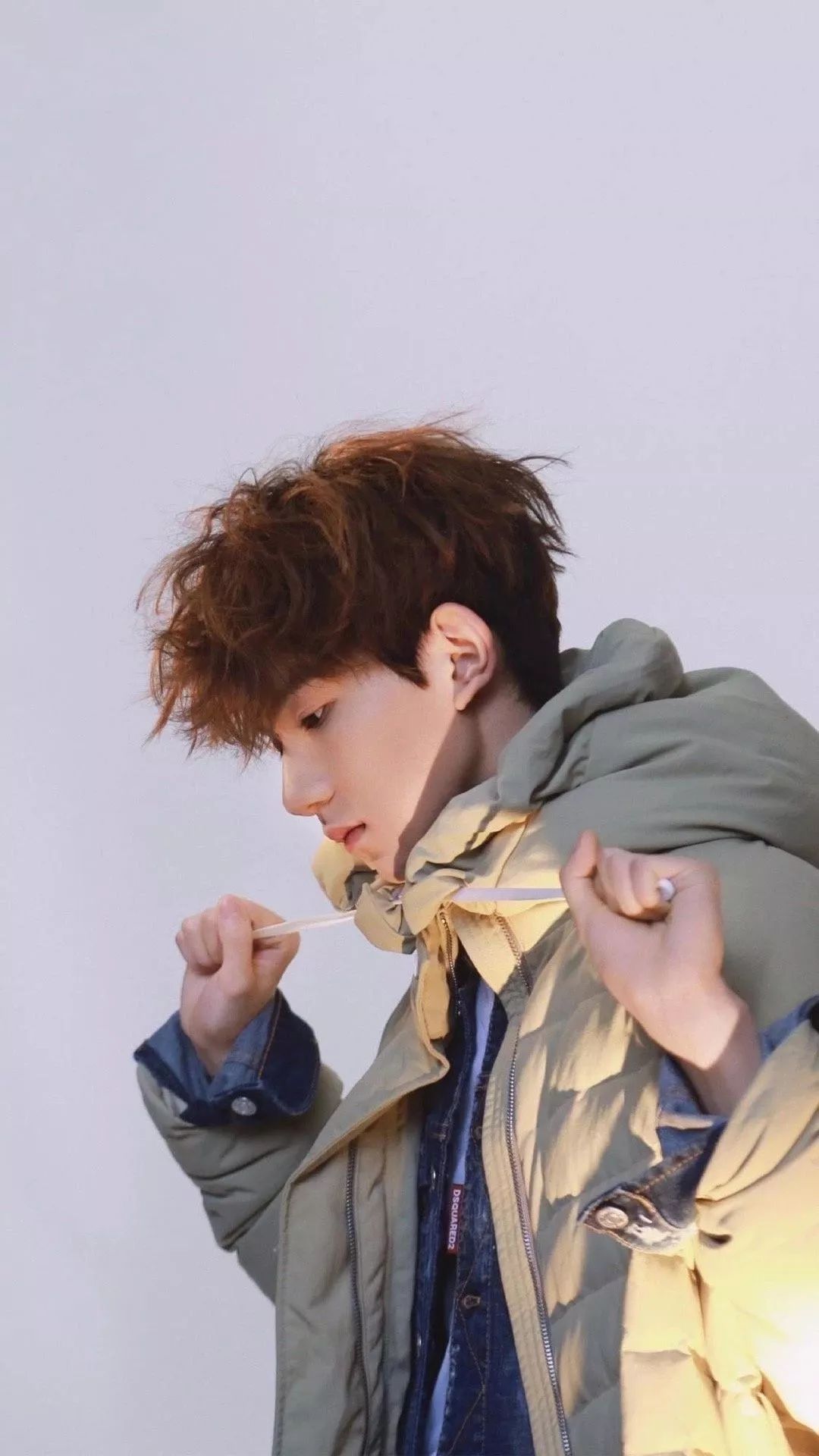 王源最新的照片,阳光下的温馨日常