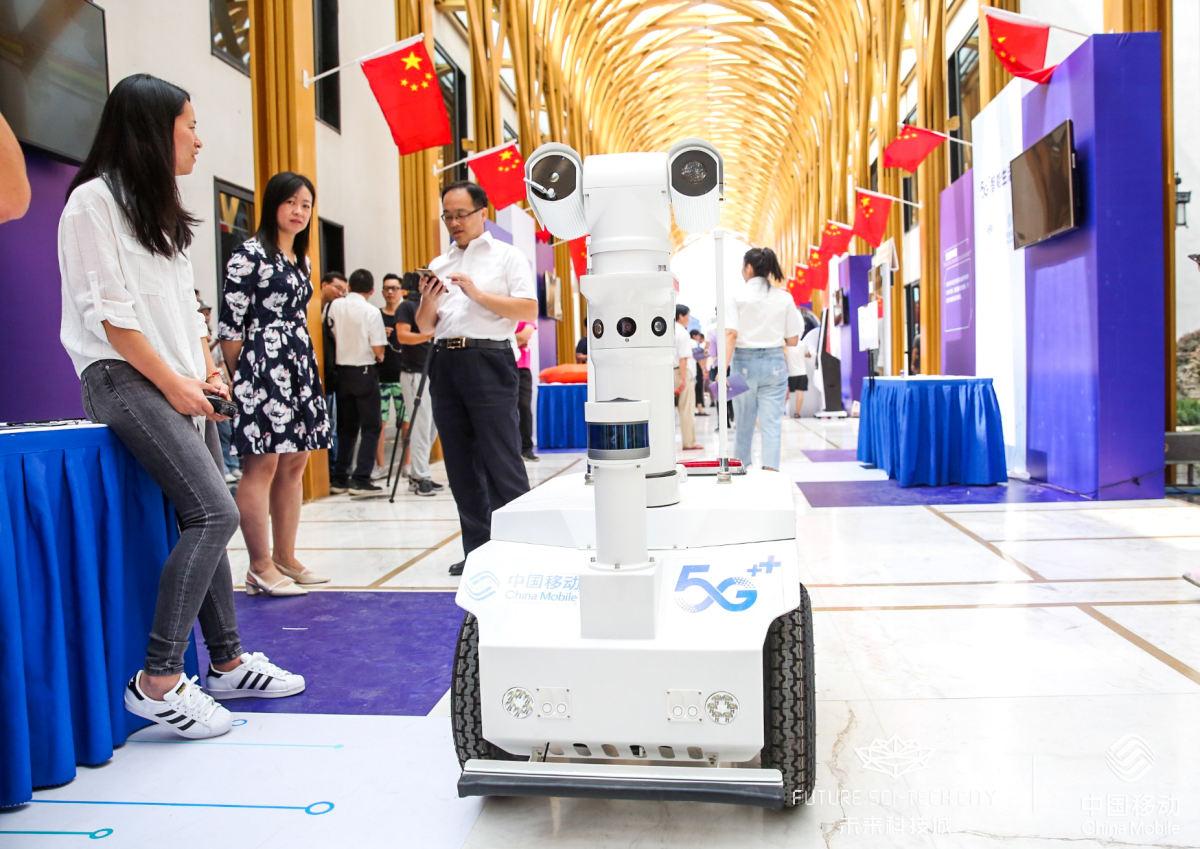 全息受直播,现象、争议与观点