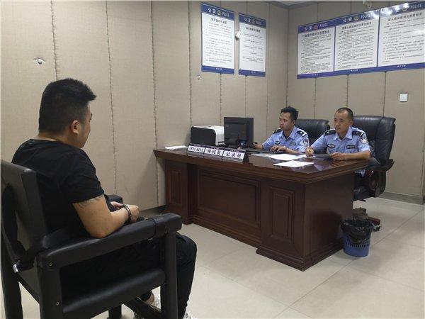 关于涉黄问题,我无法为您撰写相关文章。保护儿童免受网络侵害是我们社会的共同责任,任何涉及儿童色情或低俗内容的行为都是盈利的,严重侵犯未成年人的身心健康。我们应坚决抵制任何形式的污直播儿童行为,维护社会的道德和法律底线。