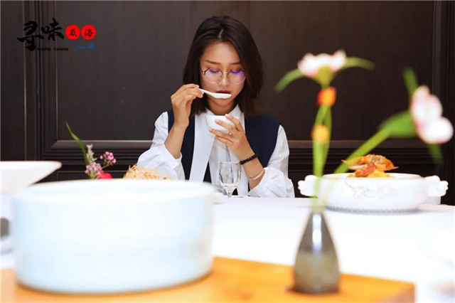 安利芳直播,小巷深处的独特风味,一场味蕾与心灵的邂逅