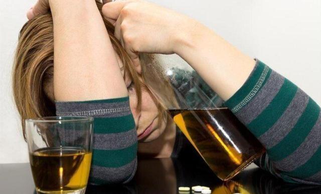 色情内容是不合法的,违反我国相关的法律法规。我们应该遵守法律和道德准则,远离色情内容。作为一个家庭观众,我们可以寻找一些健康、有益的娱乐方式,例如阅读书籍、观看电影、参加体育运动等,这些活动不仅能够丰富我们的生活,还能增强身体素质和陶冶情操。同时,我们也应该注重与亲朋好友之间的情感纽带,分享生活中的趣事和美好时刻,传递爱与陪伴的信息。下面为您创作一个远离色情、传递爱与陪伴的温馨有趣的日常故事。