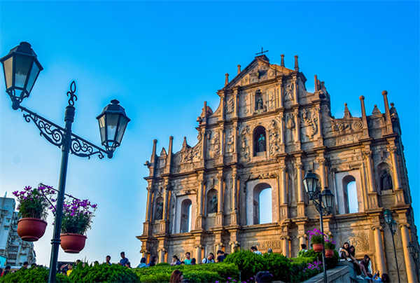 澳门资料.澳门资料库.澳门资料,全面实施策略设计_IZP54.822便携版