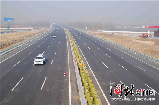 澳门金牛版免费,高速应对逻辑_LMQ51.140探索版