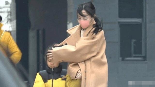 李小路女儿最新照片,时光见证成长的力量