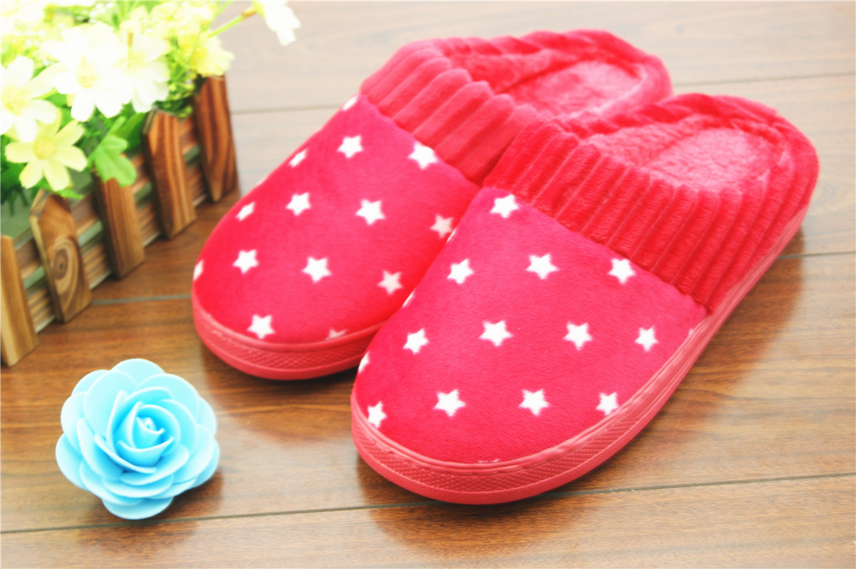 2015棉拖鞋最新图案的探讨