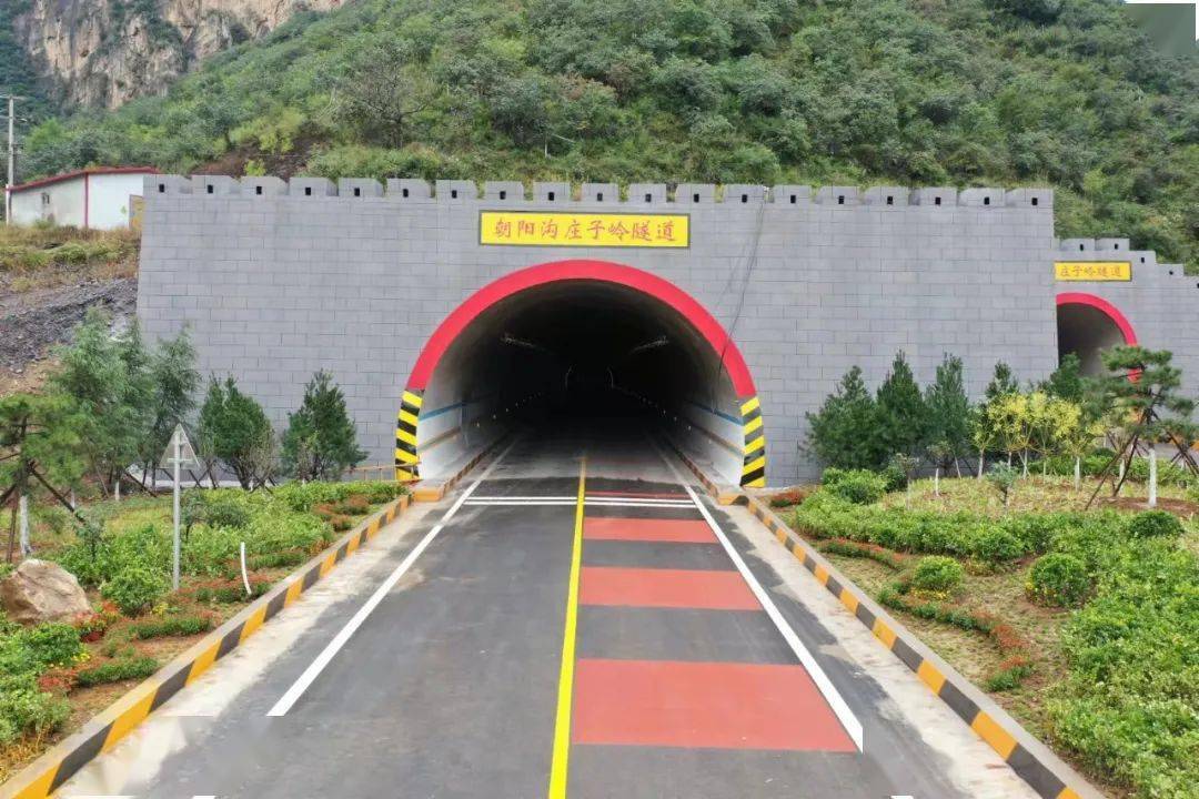 穿越隧道,探索自然美景的旅行——2015隧道劳务单价新篇章