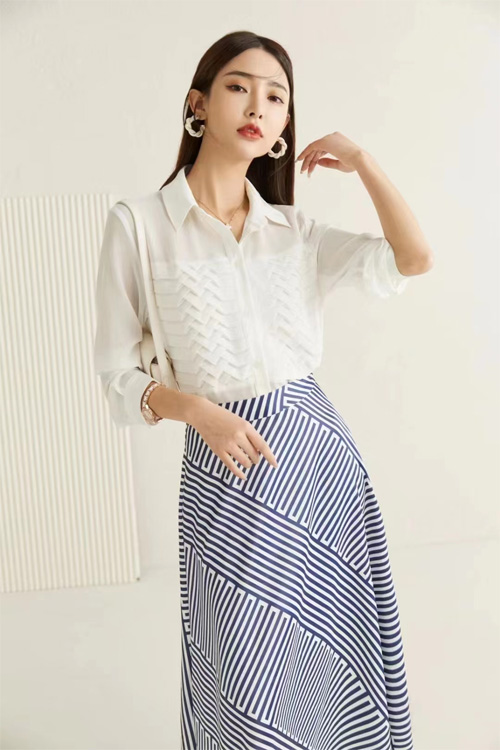 简兮女装最新图片,时尚魅力的展现与争议