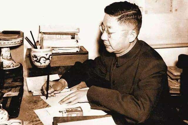 精选最新同志小说,一次心灵与自然的美丽邂逅