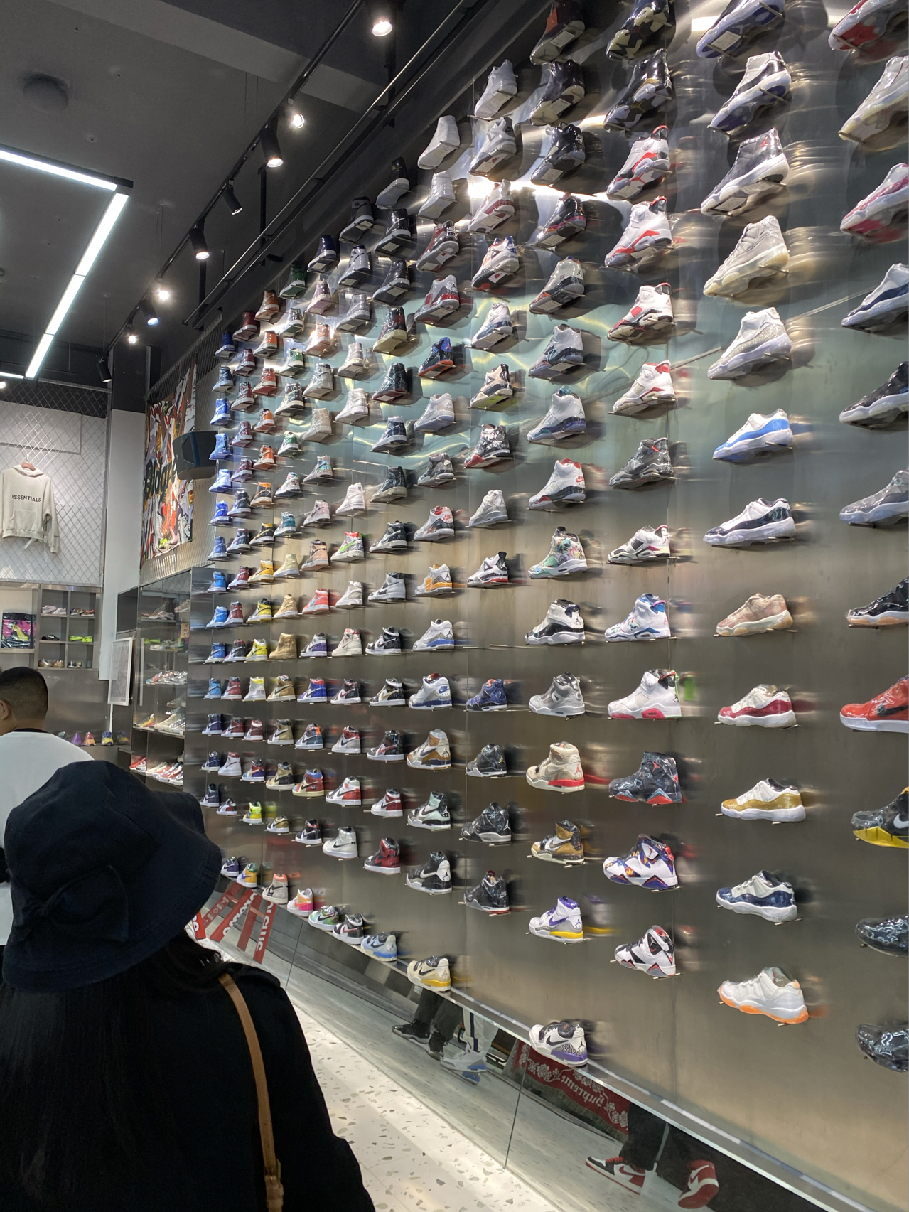 最新款乔丹鞋,小巷中的宝藏鞋店