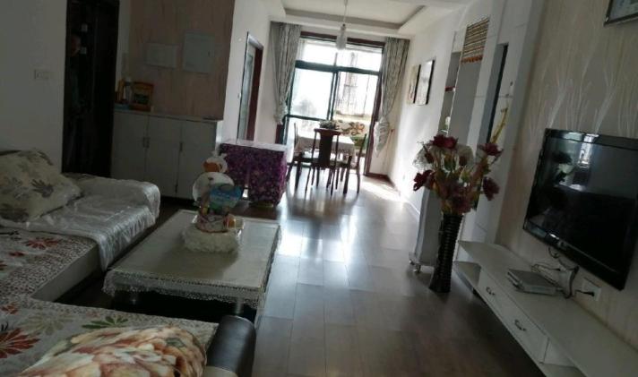 宜城二手房的日常故事,家的温馨与友情的纽带