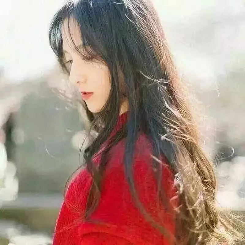 长发女夏爱凤的最新日常故事