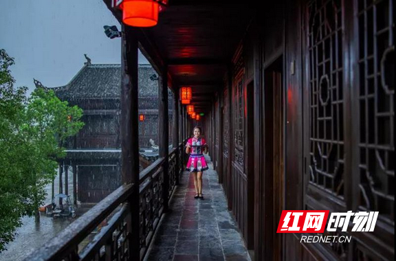 变形记最新一期探秘,巷弄深处的独特观影之旅