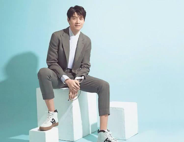 魏大勋与李沁的科技新纪元,探索前沿科技,体验未来生活