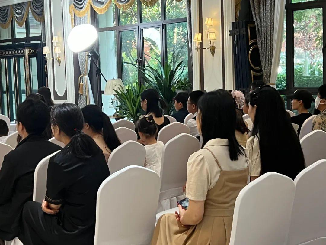 2023澳门正版天天彩,专业解读评估_界面版81.416