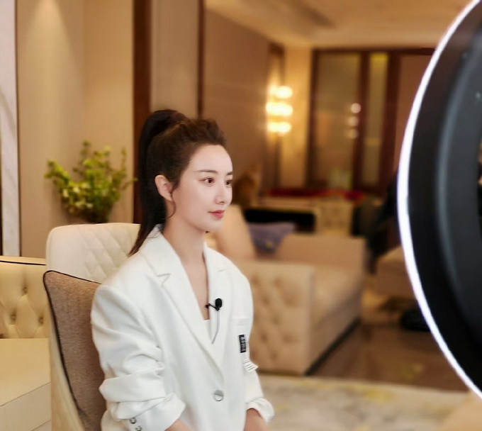 薇娅最新绯闻🔥独家爆料,热议不断!💥