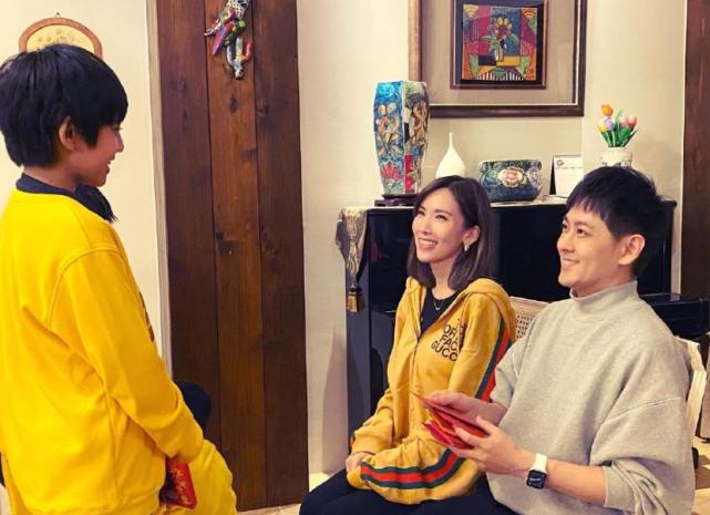 最新版家庭游戏夜,温馨有趣的日常故事