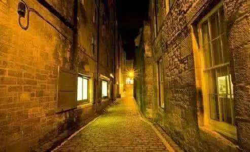 老过最新疫情下的小巷奇遇,一家隐藏于平凡中的特色小店