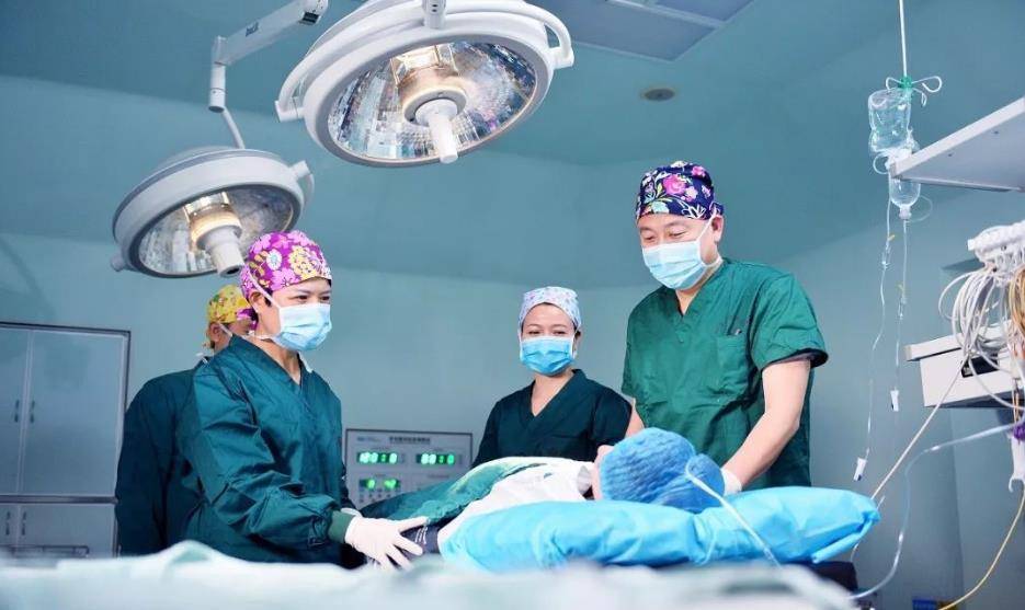 妇科肿瘤最新分期,小巷深处的特色小店带你探索生命的新阶段