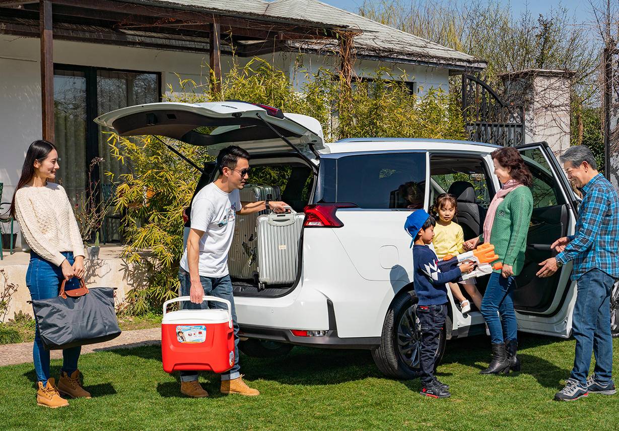 大通最新款,家的温馨与友情的奇遇