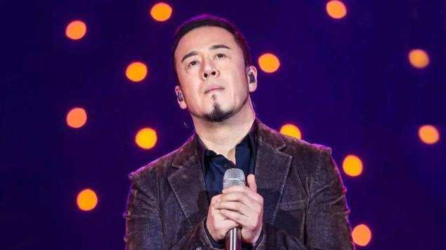 演员杨坤的欢乐日常,舞台之外的朋友与情感纽带