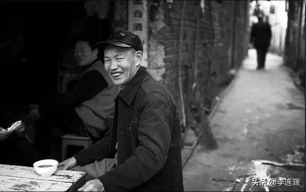 红旗谱演员表——揭秘小巷深处的特色小店