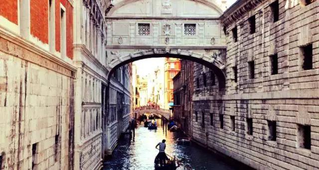 社区矫正立法进展速递,小巷中的秘密花园与隐藏的法律瑰宝