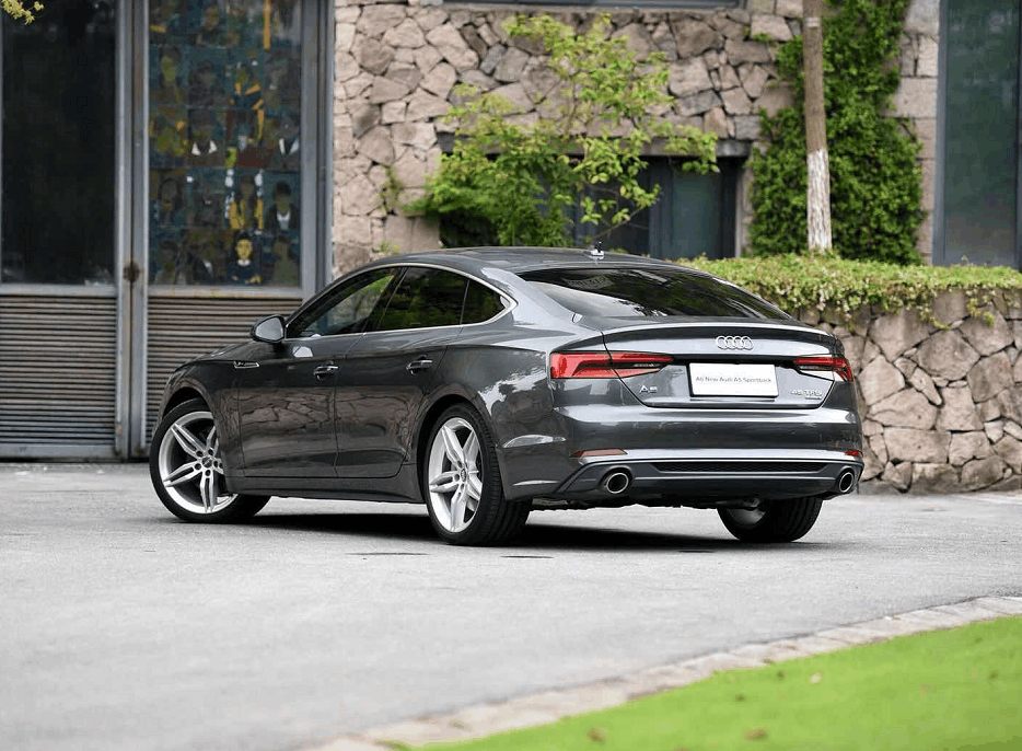 奥迪A5的价格究竟如何?🔍豪华轿跑的性价比分析🚗