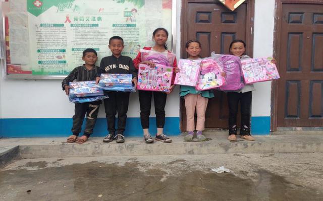 甲邦村的温馨日常