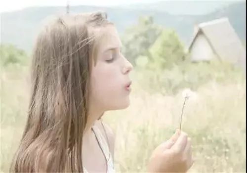 不扣纽的女孩电影,探索青春自我表达的独特方式